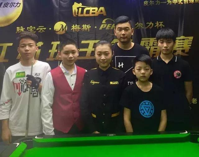 球迷热情高 球迷热情高