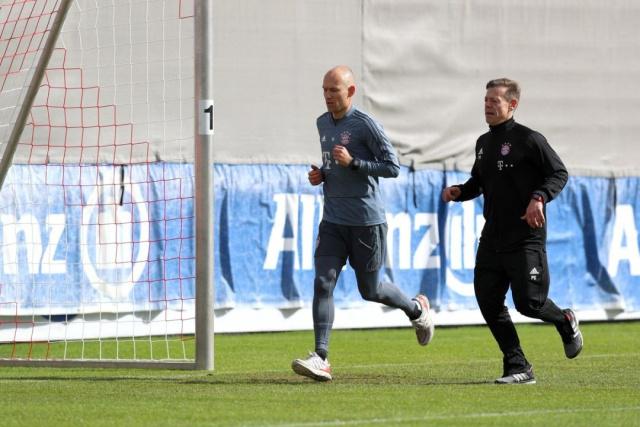 同时对萨内 同时对萨内